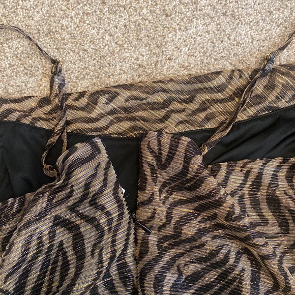 Dress - Picture 4 of 4